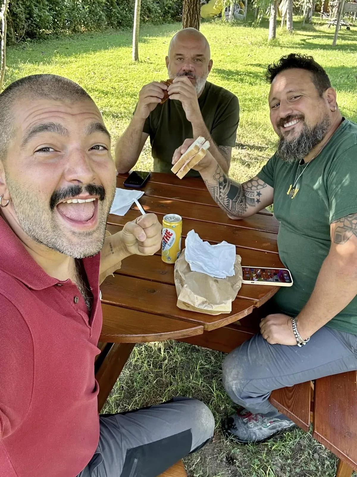 Pierpaolo, Massimo e Federico insieme a Podere Cafasso